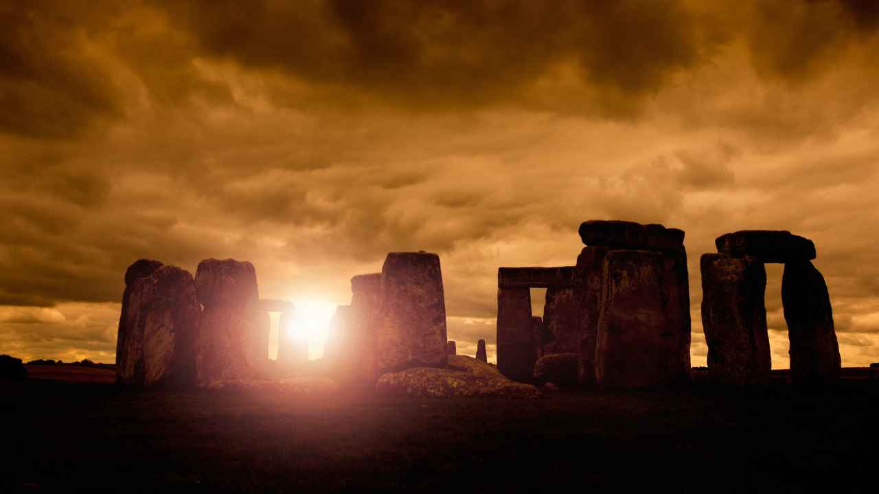 Sunset in stonehenge