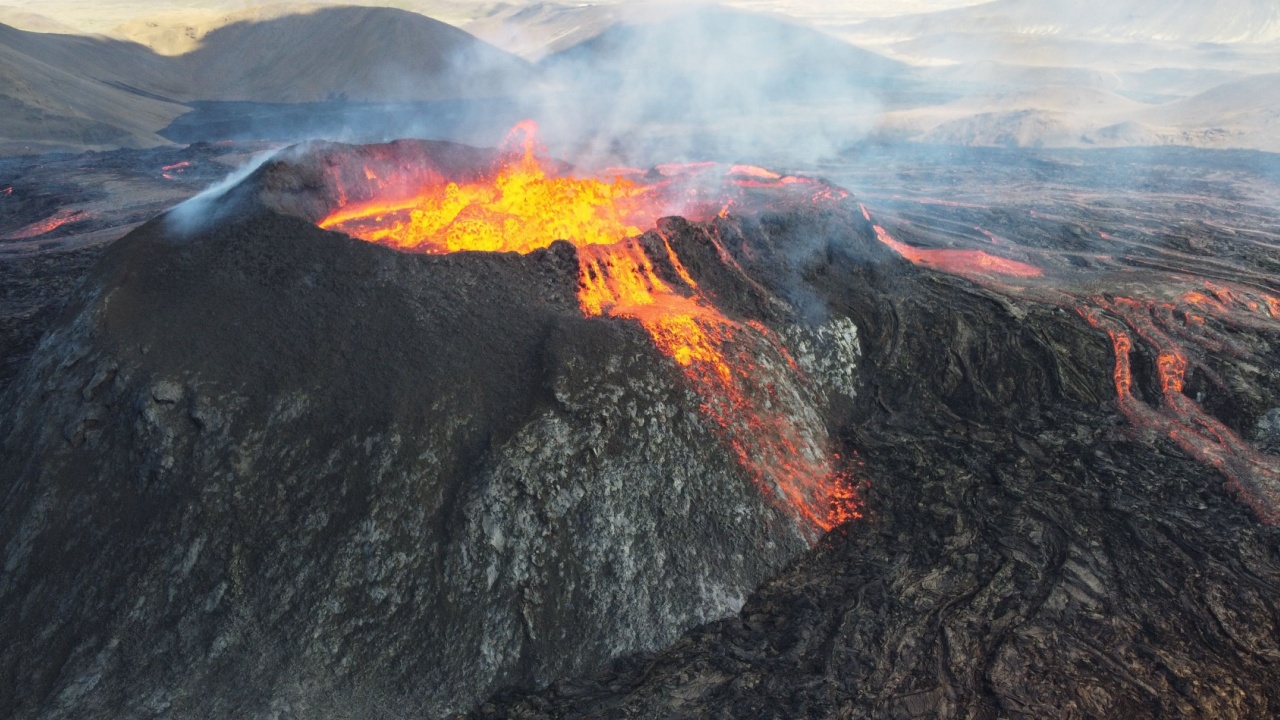 10 Spectacular Volcanoes and Their Unique Ecosystems - Outlandish Owl